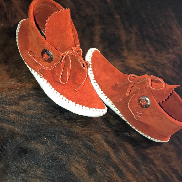 taos heritage moccasin